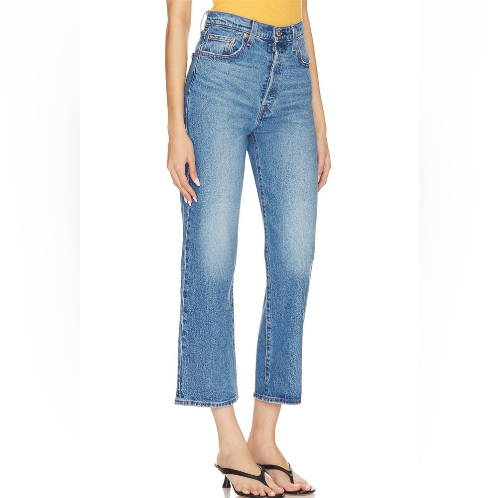 Levi's Light Blue High-Rise Cropped Straight Jeans - Picture 2 of 8
